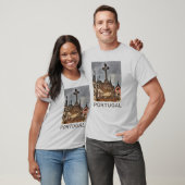 ポルトガルの墓場の十字架クローズアップ Tシャツ (ユニセックス)