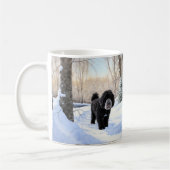 ポルトガルの水犬が雪のクリスマスを過ごした コーヒーマグカップ (左)