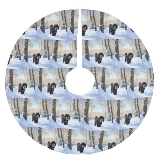 ポルトガルの水犬が雪のクリスマスを過ごした ブラッシュドポリエステルツリースカート (正面)