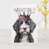 ポルトガルの水犬クイーンforデイおもしろい誕生日 カード (黄色い花)