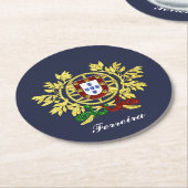 ポルトガルの紋章付き外衣あなたのテキストカラー ラウンドペーパーコースター (アングル)
