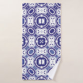 ポルトガルヴィンテージアズレジョのタイル。ミニマルデザイン バスタオル (バスタオル)