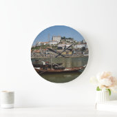 ポルトガル、ポルト、ワイン樽付きボート ラージ壁時計 (ホーム)