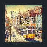 ポルトガル，リスボン マグネット<br><div class="desc">このリ芸術的スボンの画像は、カラフルタイルの建物が並ぶ石畳の通りを通って移動する街の象徴的な黄色の路面電車を捉えている。ポンテ25デ・アブリル橋と晴れた青い空がこの街鮮やかの賑やかな雰囲気を満魅力的たしている。</div>