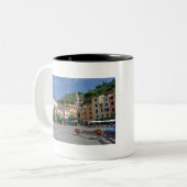 ポルトフィノ,イタリア。ポルトフィノビレッジスクエア ツートーンマグカップ (正面左)