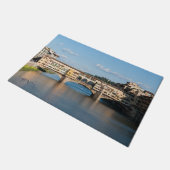 ポンテヴェッキオ旧橋 – フィレンツェ，イタリア ドアマット (アングル)