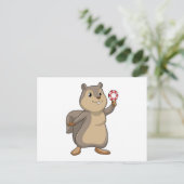 ポーカーで遊ぶリスとポーカーチップ ポストカード (スタンド正面)