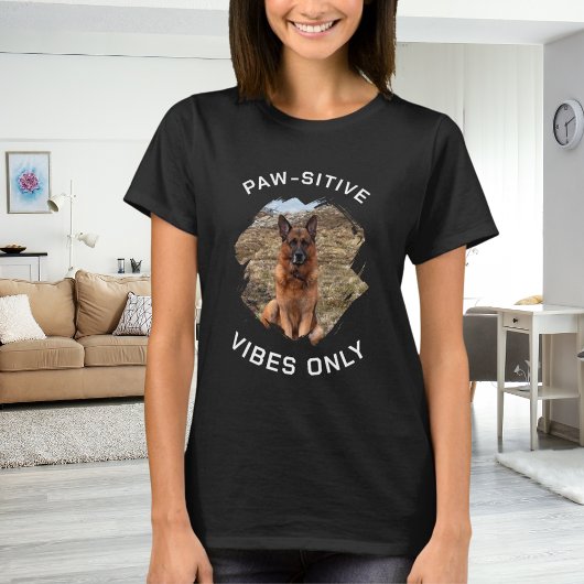 ポーサイティブなバイブのみ犬のフォトブラック Tシャツ