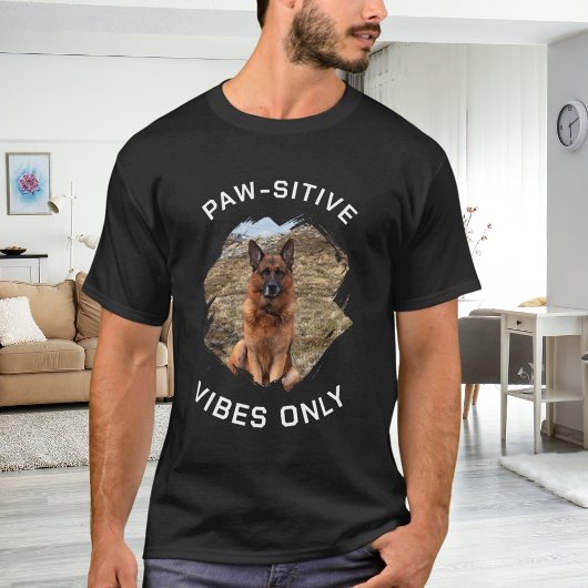 ポーサイティブなバイブのみ犬のフォトブラック Tシャツ