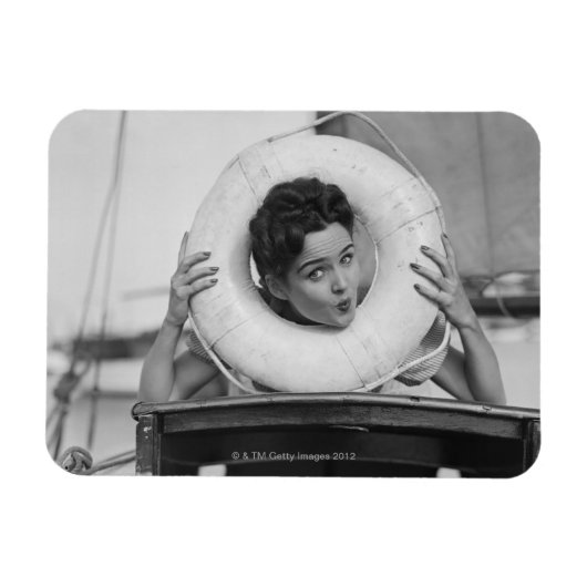 ポーズ付き女性3 マグネット (横)