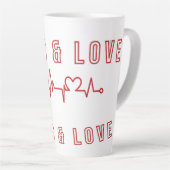 ポーズ&ラブキュートペットラバータイポグラフィ動物愛好家 カフェラテマグ (右アングル)