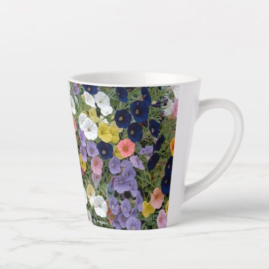 ポーチの花 2026 カフェラテマグ (右)