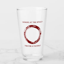 ポートホールガラスから世界を見る