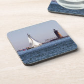 ポートランドハーバーでのセーリング コースター (左側)