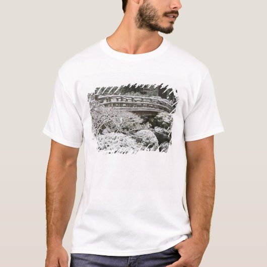 ポートランド日本庭園の雪景色、 Tシャツ (正面)