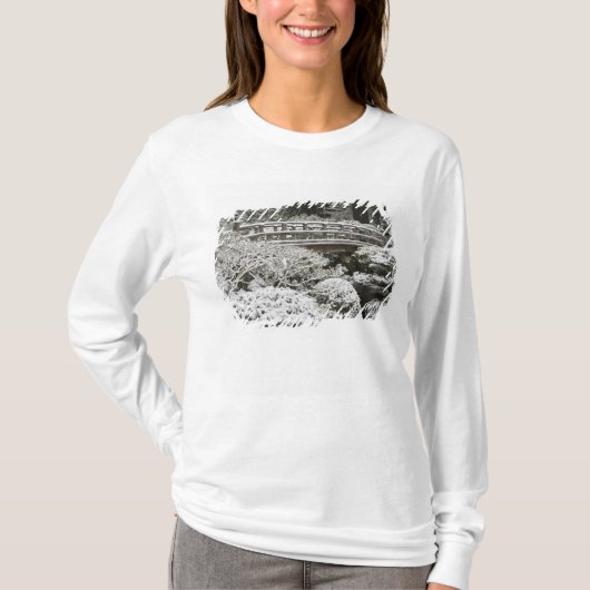 ポートランド日本庭園の雪景色、 Tシャツ (正面)