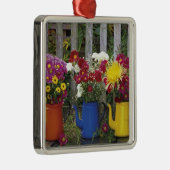 ポートランド、オレゴン州、米国。アンティークエナメル器 メタルオーナメント (右)