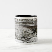 ポートランド·ガーデ日本のンの降雪 ツートーンマグカップ (中央)