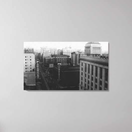 ポートランドORメインセントからのブロードウェイのビュー。 キャンバスプリント (正面)