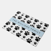 ポーパターン、犬の足、白黒、あなたの名前 ドアマット (アングル)
