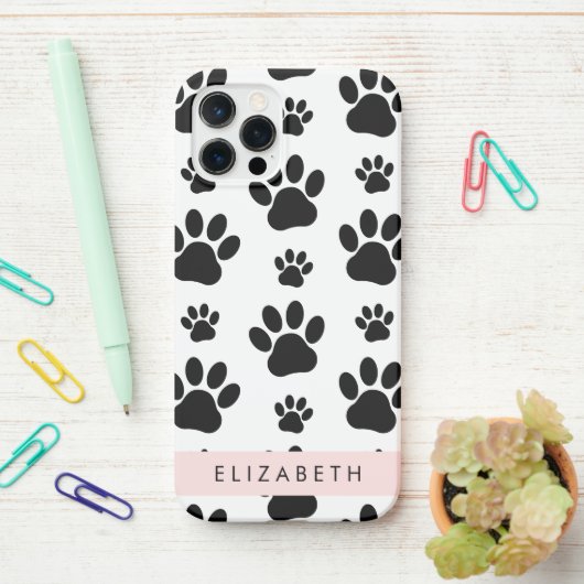 ポーパターン、犬の足、白黒、あなたの名前 iPhoneケース (デスク上)