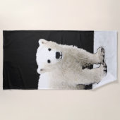 ポーラベアキュブ絵画ズ – オリジナル野生動物アート ビーチタオル (正面)