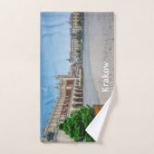 ポーランドのクラクフ旧市街にある広場 ハンドタオル (ハンドタオル)