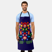 ポーランドフォークアート – フローラ刺繍パターン エプロン (着用した状態)