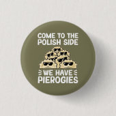 ポーラ来ン側にはピアジーがあるおもしろい。 缶バッジ (正面)