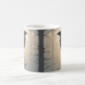 ポールの中の霧の中で鳴る コーヒーマグカップ (中央)