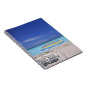 マイアミの傘と2つのラウンジチェアビーチ ノートブック (右側)