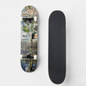 マイアミの川の水辺地帯の照らされたタワー スケートボード (正面)