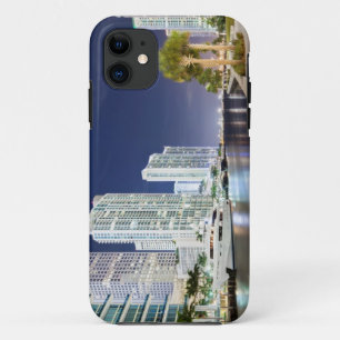 マイアミの川Riverwalkに沿う建物 iPhone 11 ケース