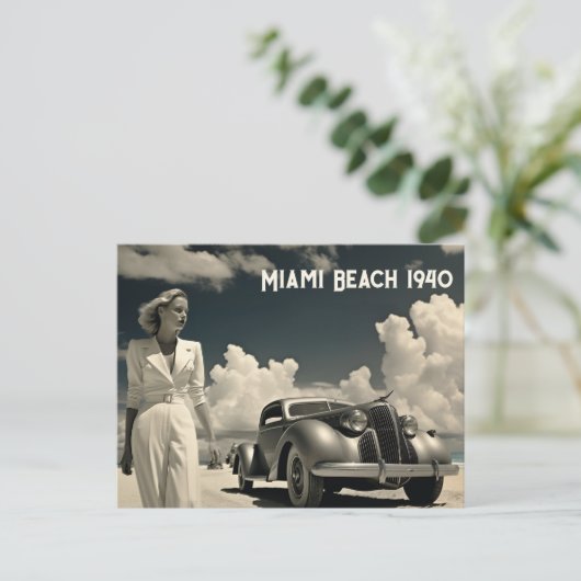 マイアミの歩くでホワイトビーチの女性 ポストカード (スタンド正面)