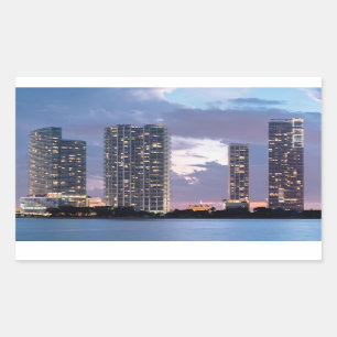 マイアミの水辺地帯のマンションタワー 長方形シール
