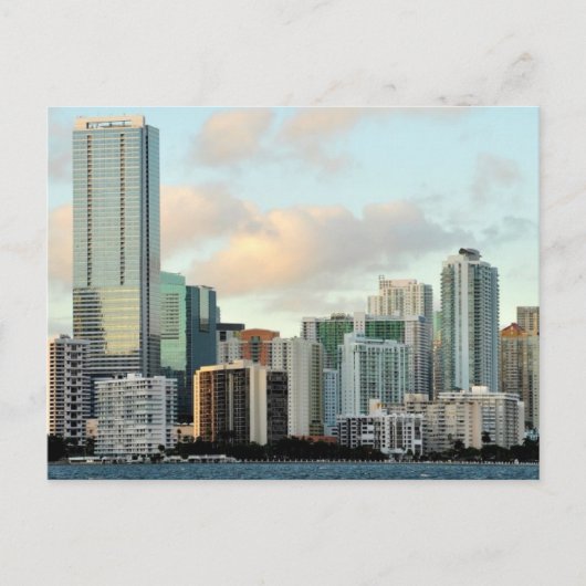 マイアミの超高層ビルは広い空澄んに ポストカード (正面)