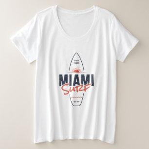 マイアミサーフ - ビンテージビーチサンセットサーフボードデザイン プラスサイズTシャツ