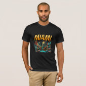 マイアミビーチのスカイライン レトロTシャツ Tシャツ (正面フル)