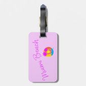 マイアミビーチロゴ – サンパームピンク薄紫 ラゲッジタグ (裏面縦)