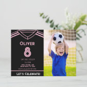 マイアミピンク&ブラックサッカーパーティー写真誕生日 招待状 (スタンド正面)