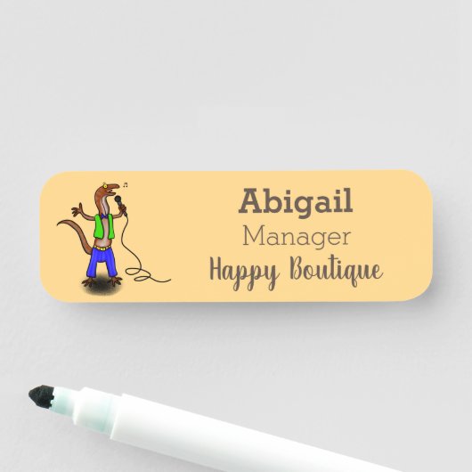 マイクおもしろいガで歌うトカゲ 名札 (インサイチュ)