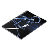 マイクで歌う青いX線ビジョンスケルトン ノートブック (左側)