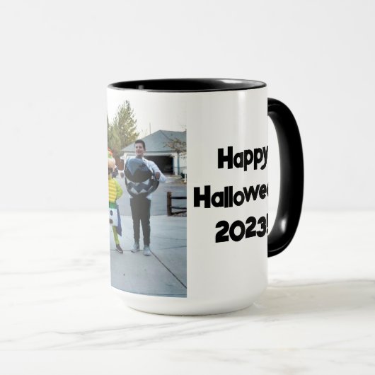 マイクの家族のマグカップ マグカップ (正面右)