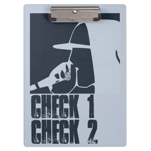 マイクをフード付きスウェットシャツで叩く男 クリップボード (正面)