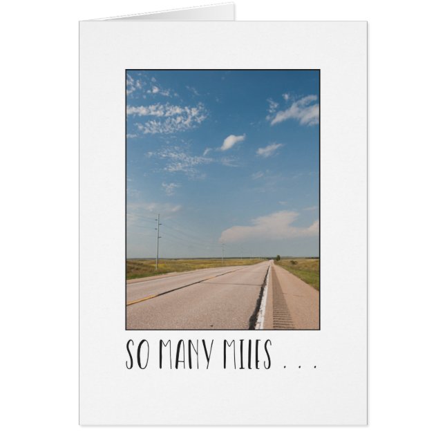 マイルの空の高速道路のシーンを越えて (正面)