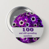 マイルストーン誕生日紫色のフラワーフォトフローラ 缶バッジ (正面&裏面)