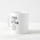 マインドオーバーマター – Tシャツアテクテノワールetデザイン コーヒーマグカップ (正面左)