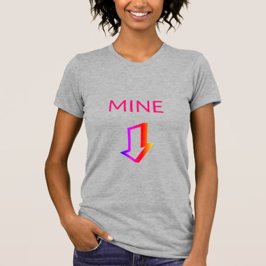 マインピンクの手書き矢印プロの選択おもしろい Tシャツ (正面)