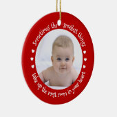 マイ初めてのクリスマスベビーフォトホリデー赤を追加 セラミックオーナメント (右)