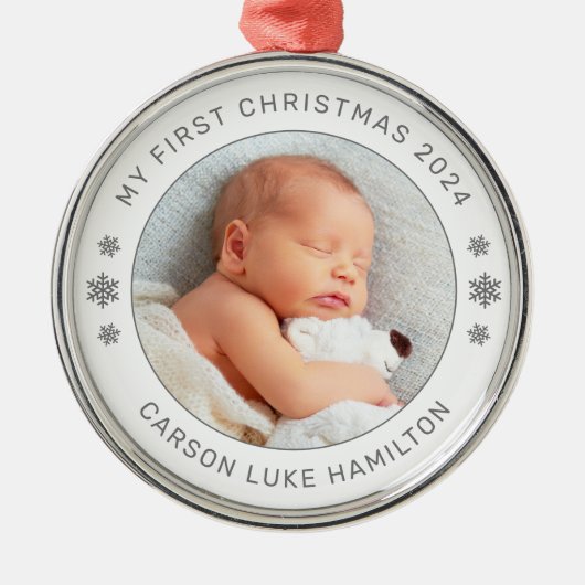 マイ初めてのクリスマス白パーソナライズされたベビー写真 メタルオーナメント (正面)